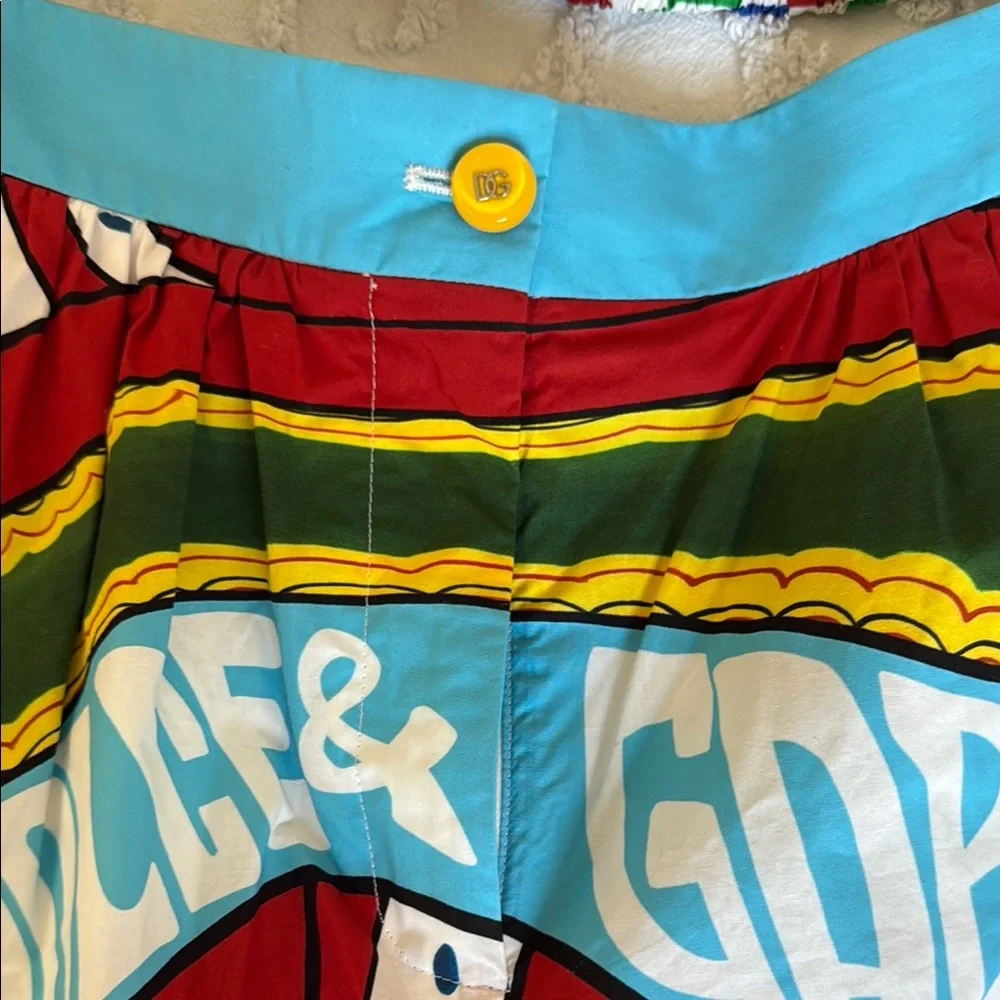 Dolce & Gabbana Red and Blue Bermudas Vibrant Graphic Design - Picture 10 of 11